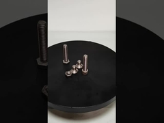 Çeşitli boyutlarda titanyum bağlayıcılar, titanyum boğazlar, titanyum vidalar